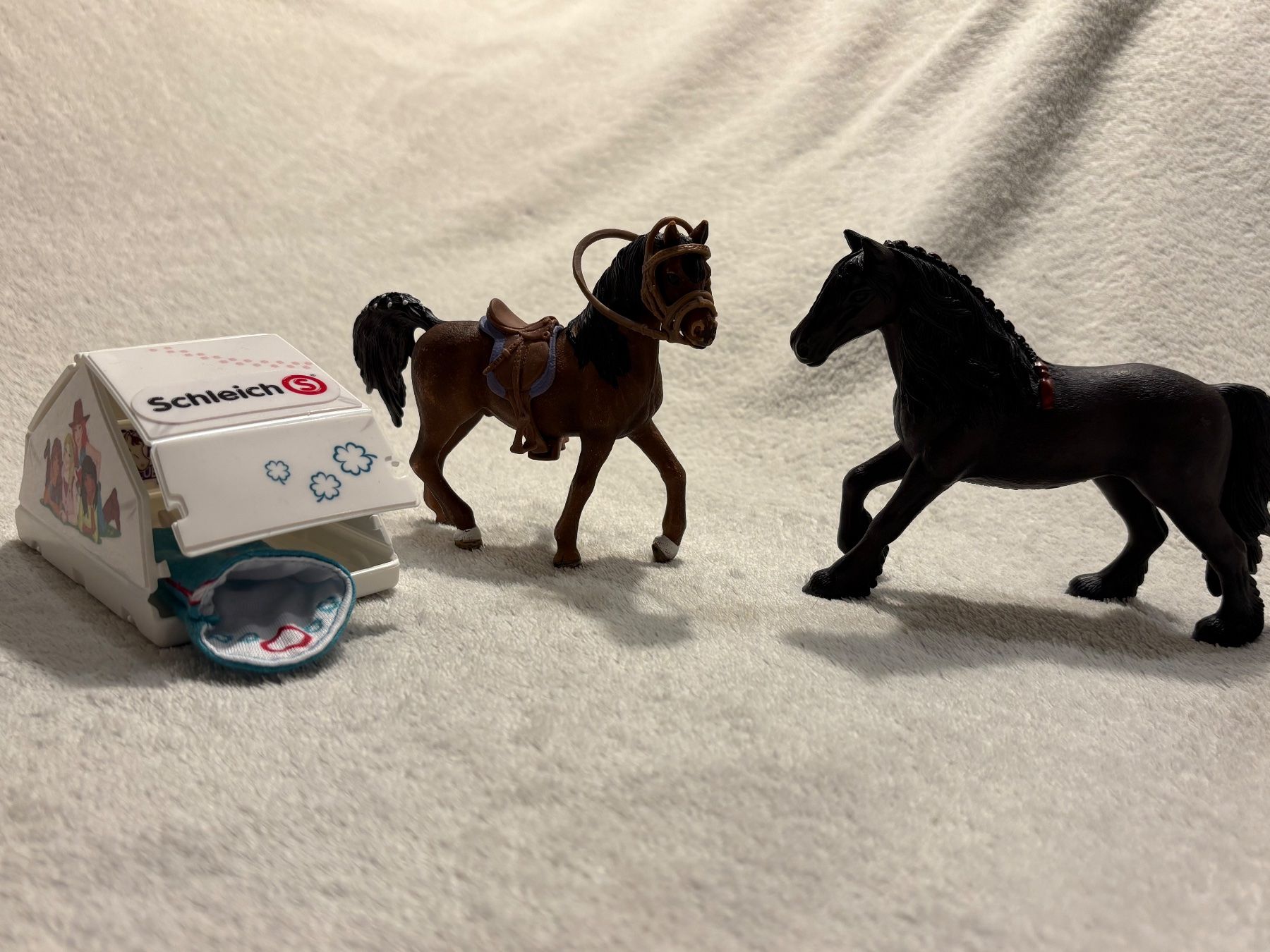 Schleich Giocattoli: Schleich Pferde mit Zelt – Usato da Stans venduto da Papaya6370
