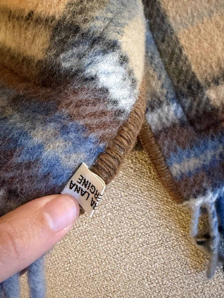 Foulards, Tücher & Schals: Wool Scarf with Pockets Checked – Gebraucht aus Zürich von ralph__ 2