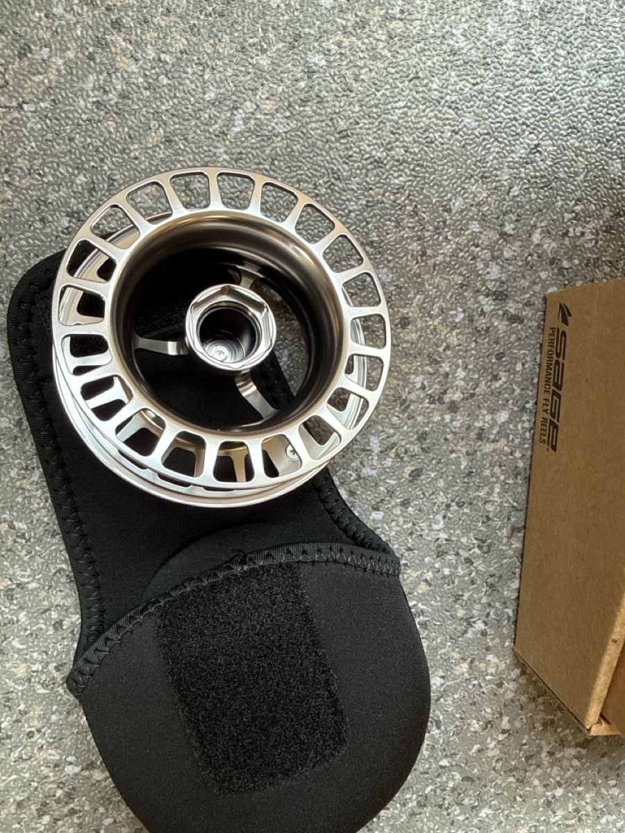 Tamburi & Mulinelli: Sage Spectrum 7/8 Platinum Spool mit Schutzhülle – Nuovo e nell'imballaggio originale da Bürglen UR venduto da Sticki1 2