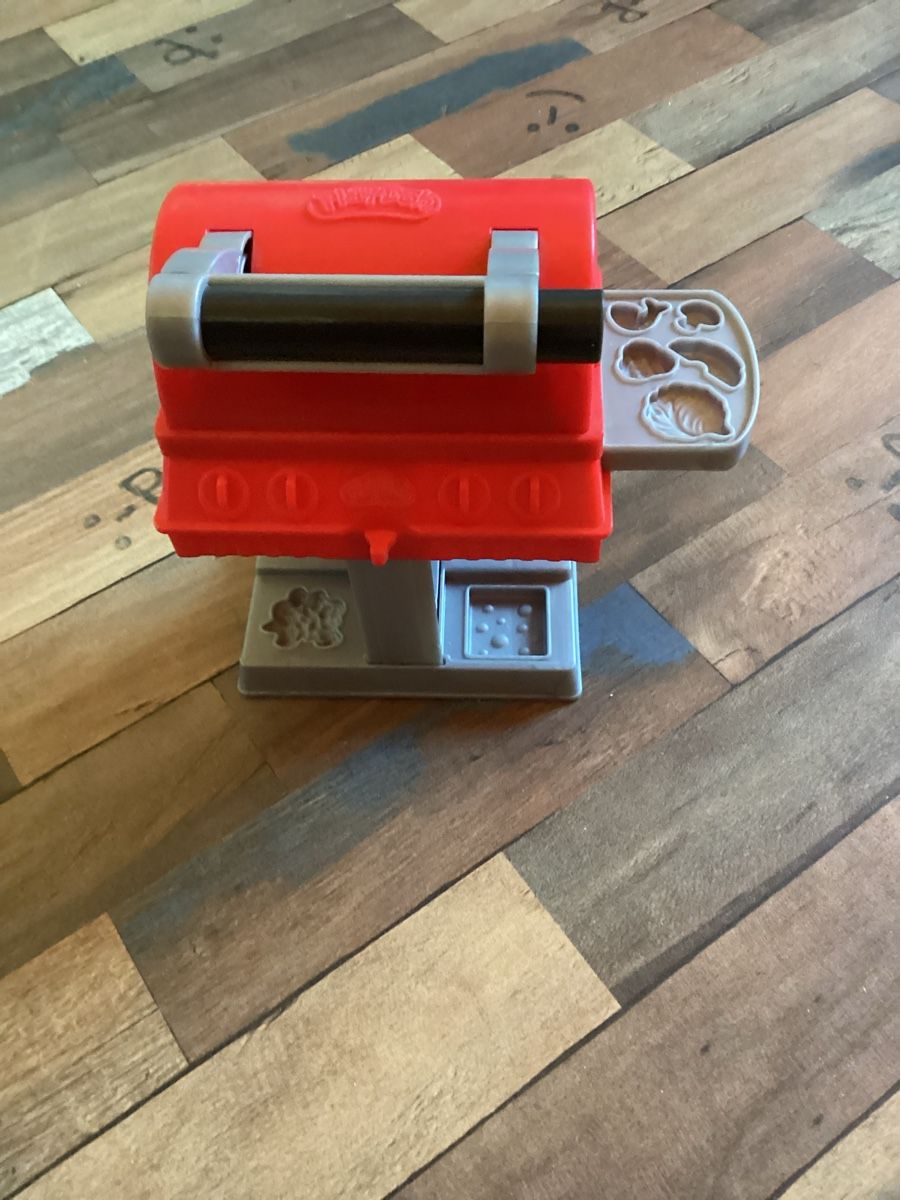Play-Doh Giocattoli: Play-Doh Grill Knet Set  – Usato da Kölliken venduto da Rwolfer 1