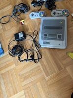 Super Nintendo Konsole mit Zubehör gebrauchter Zustand 