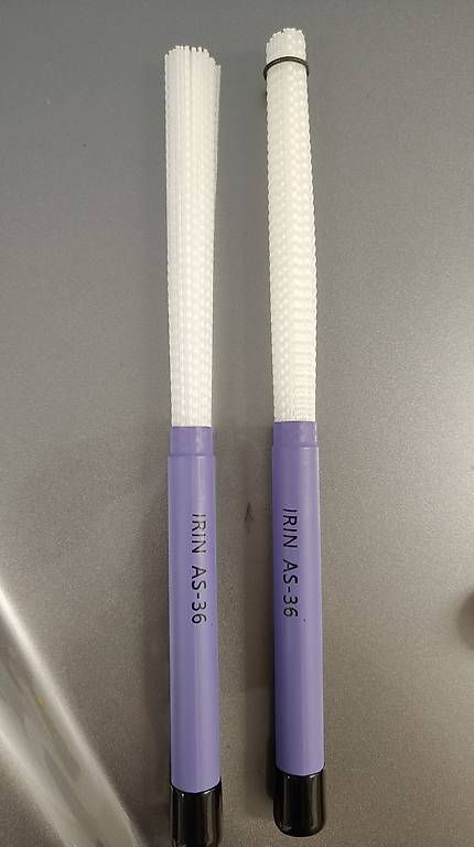 Strumenti musicali: Schlagzeugbesen Nylon – Usato da Schwyz venduto da Burnsdesign