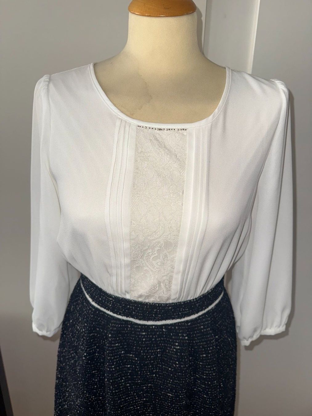 Robes: Robe élégante noire et blanche – Neuf (Voir description) à Le Locle par tchanatakoua 4