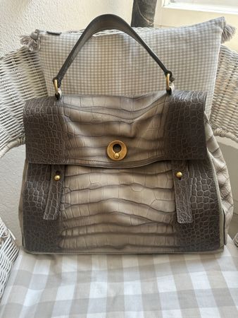 YSL Yves Saint Laurent Handtasche in Kroko-Optik Grau