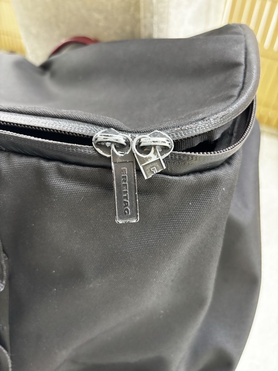 Freitag Zaini: FREITAG Rucksack CARTER Schwarz-Rot – Usato da Niederwangen b. Bern venduto da muidop 5
