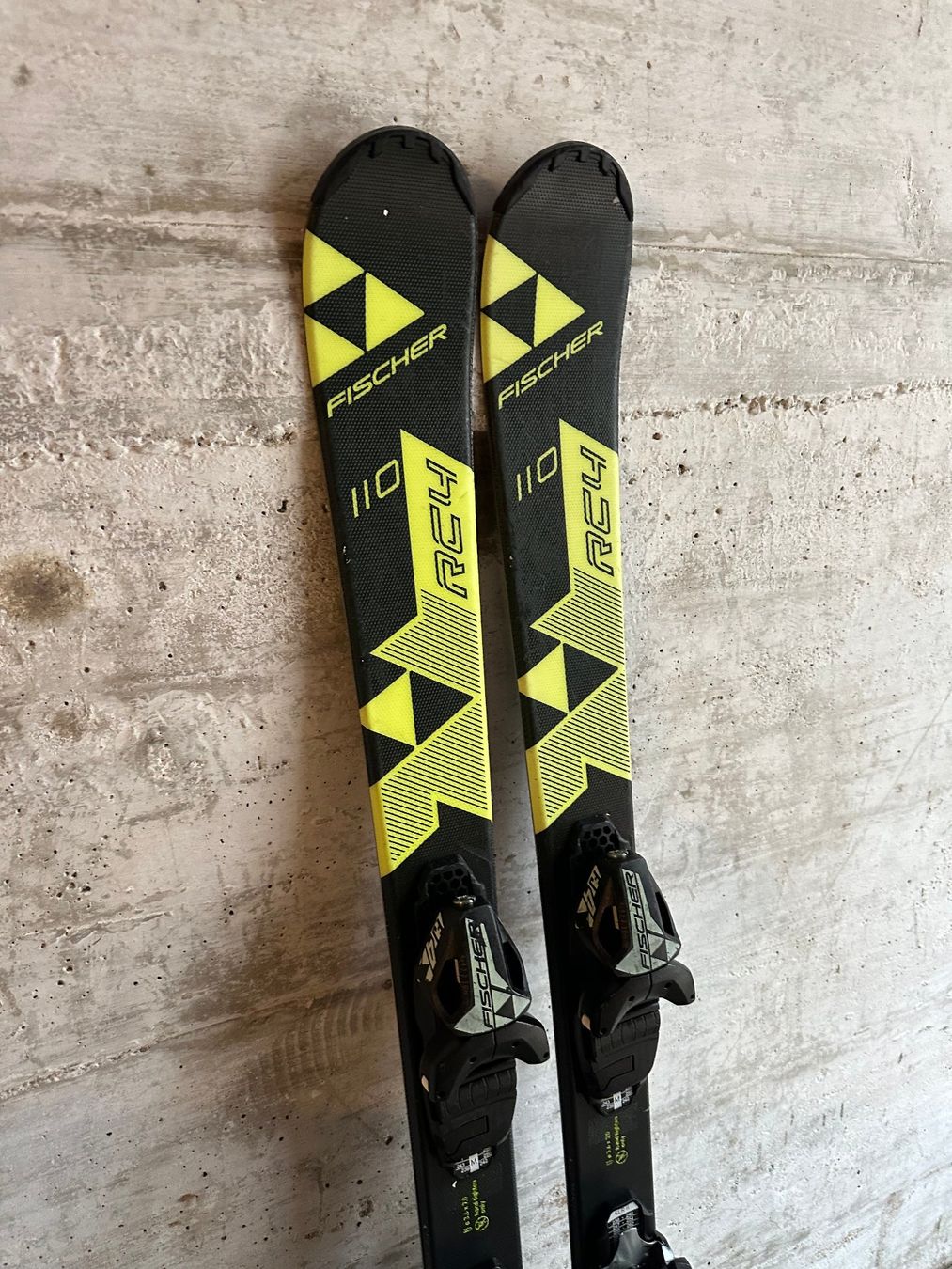 Fischer Skis: Fischer RC4 Kinderski 110cm – D'occasion à Emmenbrücke par karkarkar 1