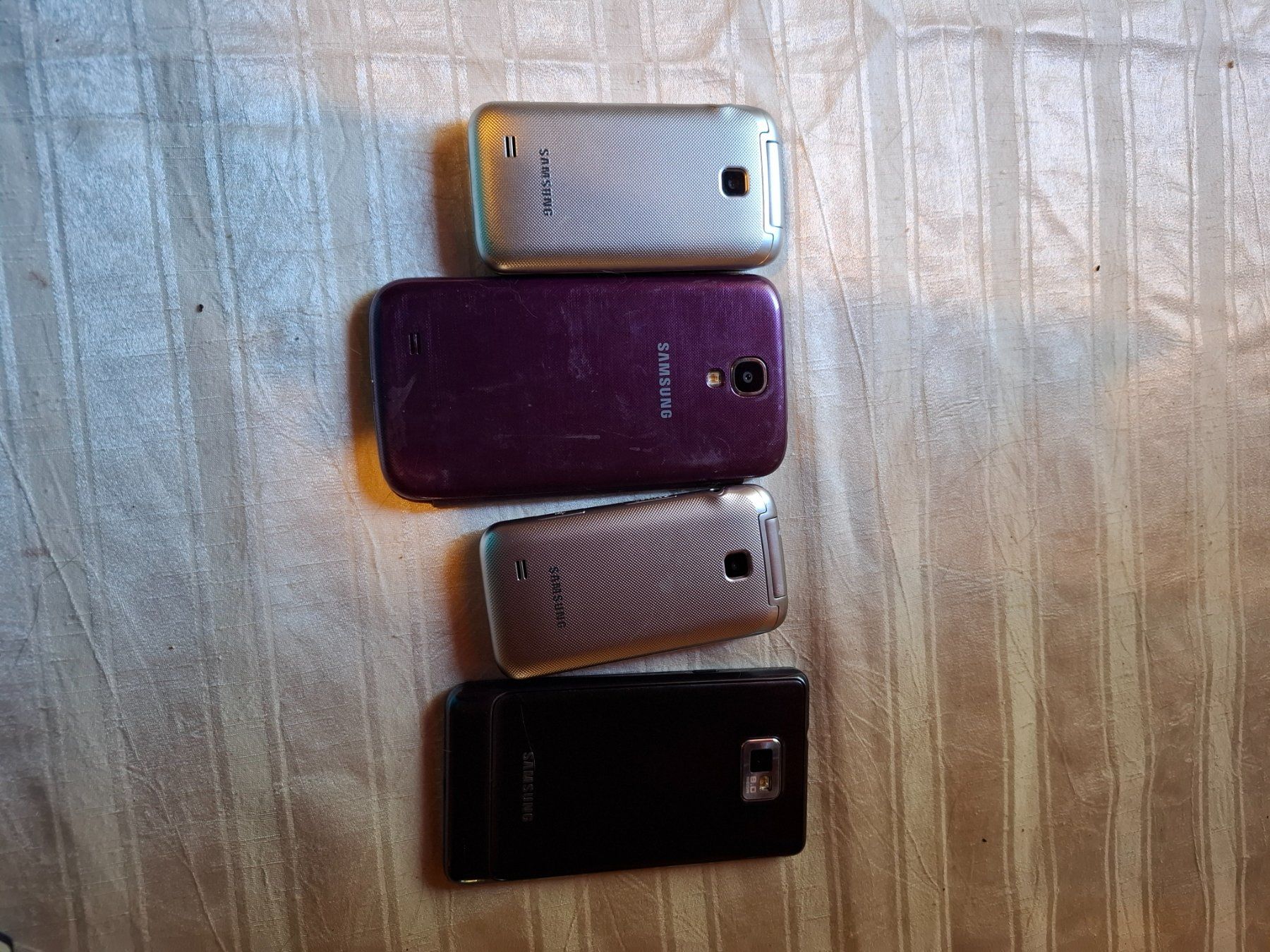 Samsung Handys / Smartphones: Samsung 4 Stück – Gebraucht aus Oftringen von jeanny09 1