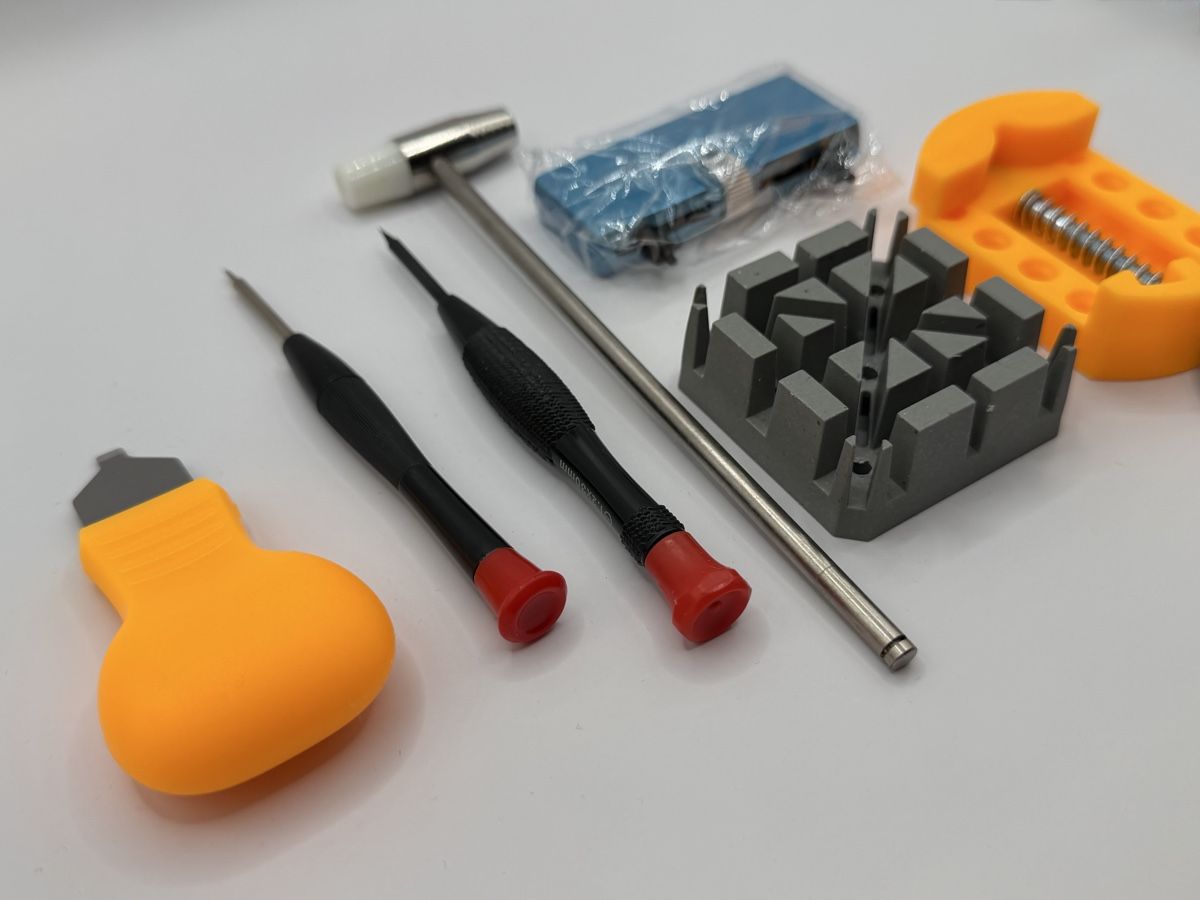 Tutti gli attrezzi: Outils Horloger Divers – Usato da Genève venduto da Rokemon 3