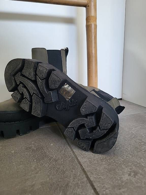 Scarpe da donna: Chaussures Buffalo – Usato da Ecuvillens venduto da loloall 1