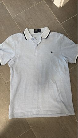 Polo Fred Perry bleu ciel, taille S - État impeccable!