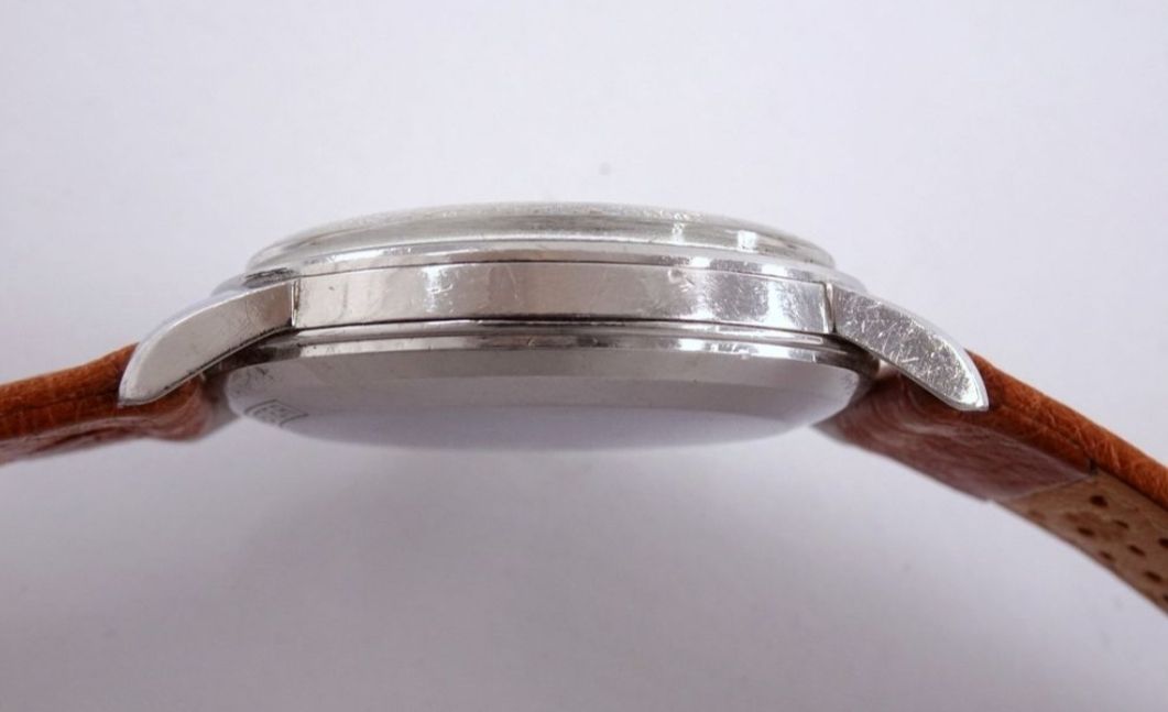 Omega Montres: Montre Omega Bumper 1944  – D'occasion à Carouge GE par aditzoff 3