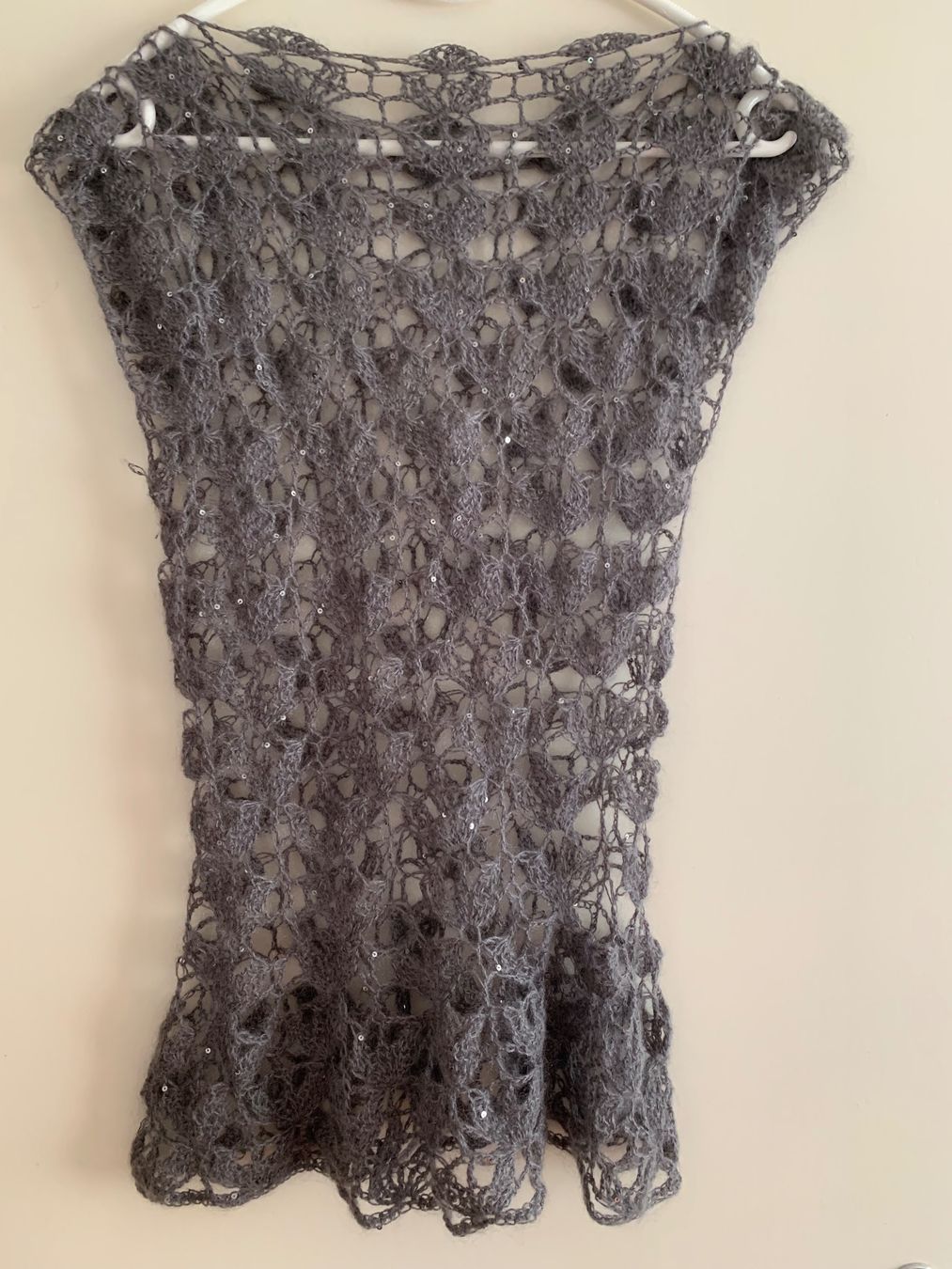 Gilet & Giacche senza maniche: Damen Pullunder grau gestrickt mit Pailletten  Gr. S – Nuovo (secondo la descrizione) da Wettswil venduto da cipollina71 1