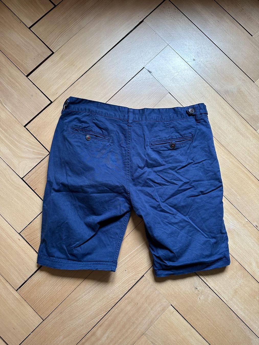 Pantaloni: CARVEN - Shorts dunkelblau W33 – Usato da Zürich venduto da Diazaio 2