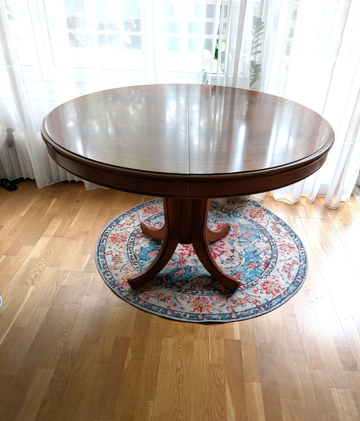 Tavoli: Table en bois massif merisier, doré de style Louis Phillippe – Usato da Genève venduto da Maria11 5