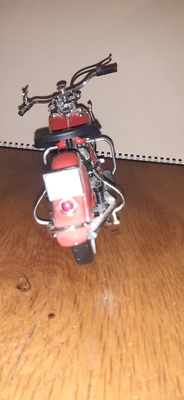 Kit di modellismo & Modellini statici: Indian Chief 1:10 Guiloy – Usato da Fehraltorf venduto da STEMAC01TK 2