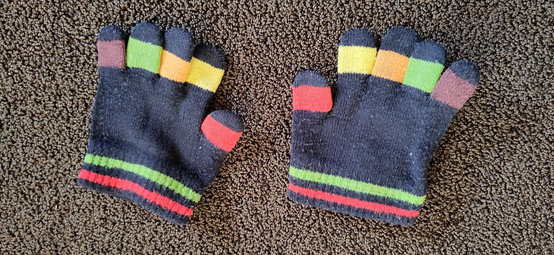 Handschuhe & Handstulpen: Zehnhandschuhe Lernhandschuhe Kinderhandschuhe, gebraucht – Gebraucht aus Wil SG von crxschildi 1