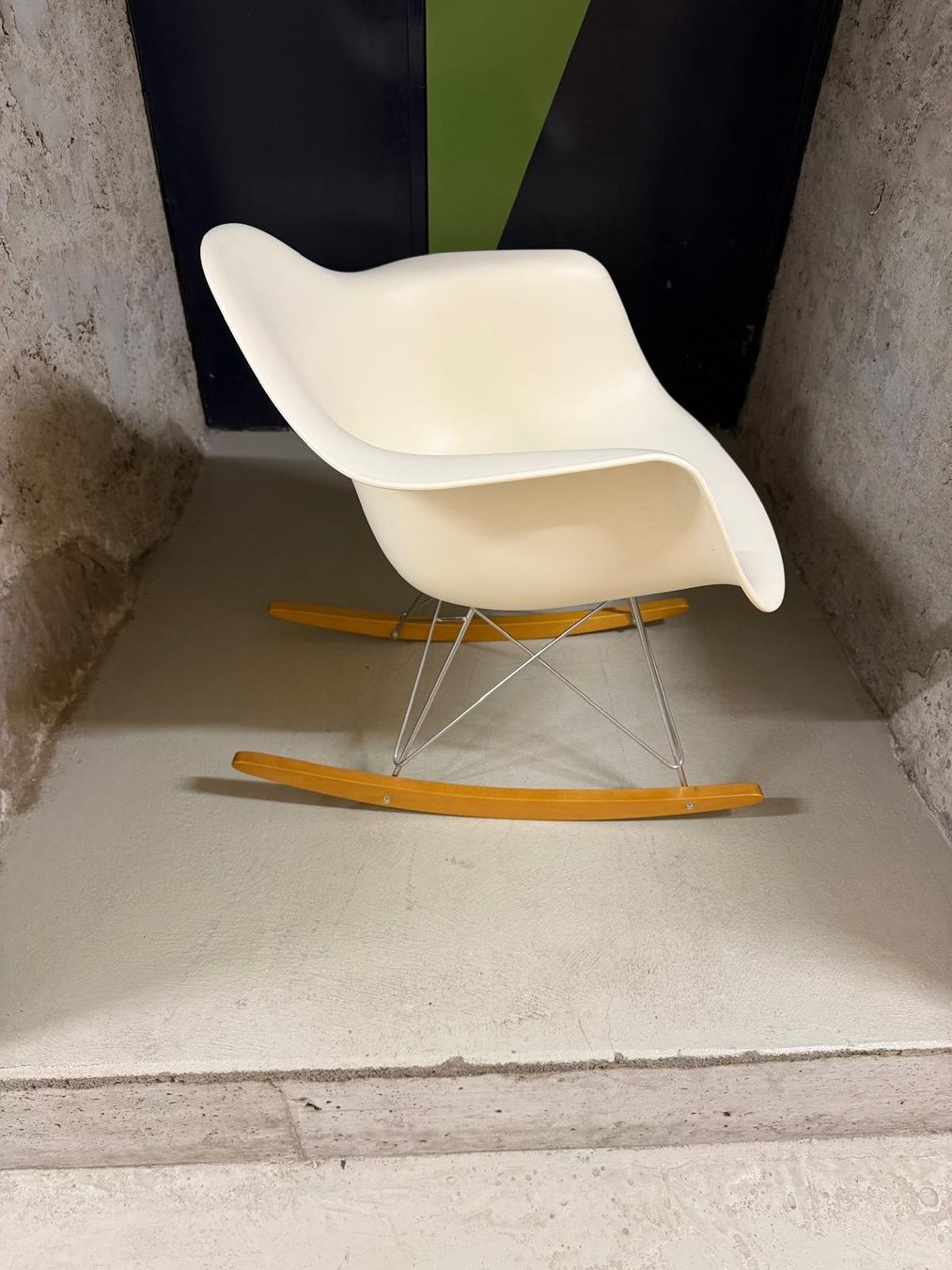 Eames Sedie: Eames Plastic Armchair | RAR – Usato da Meilen venduto da log_k9nx 1