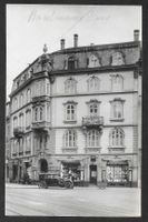 Basel weisses Haus mit altem Auto Privataufnahme