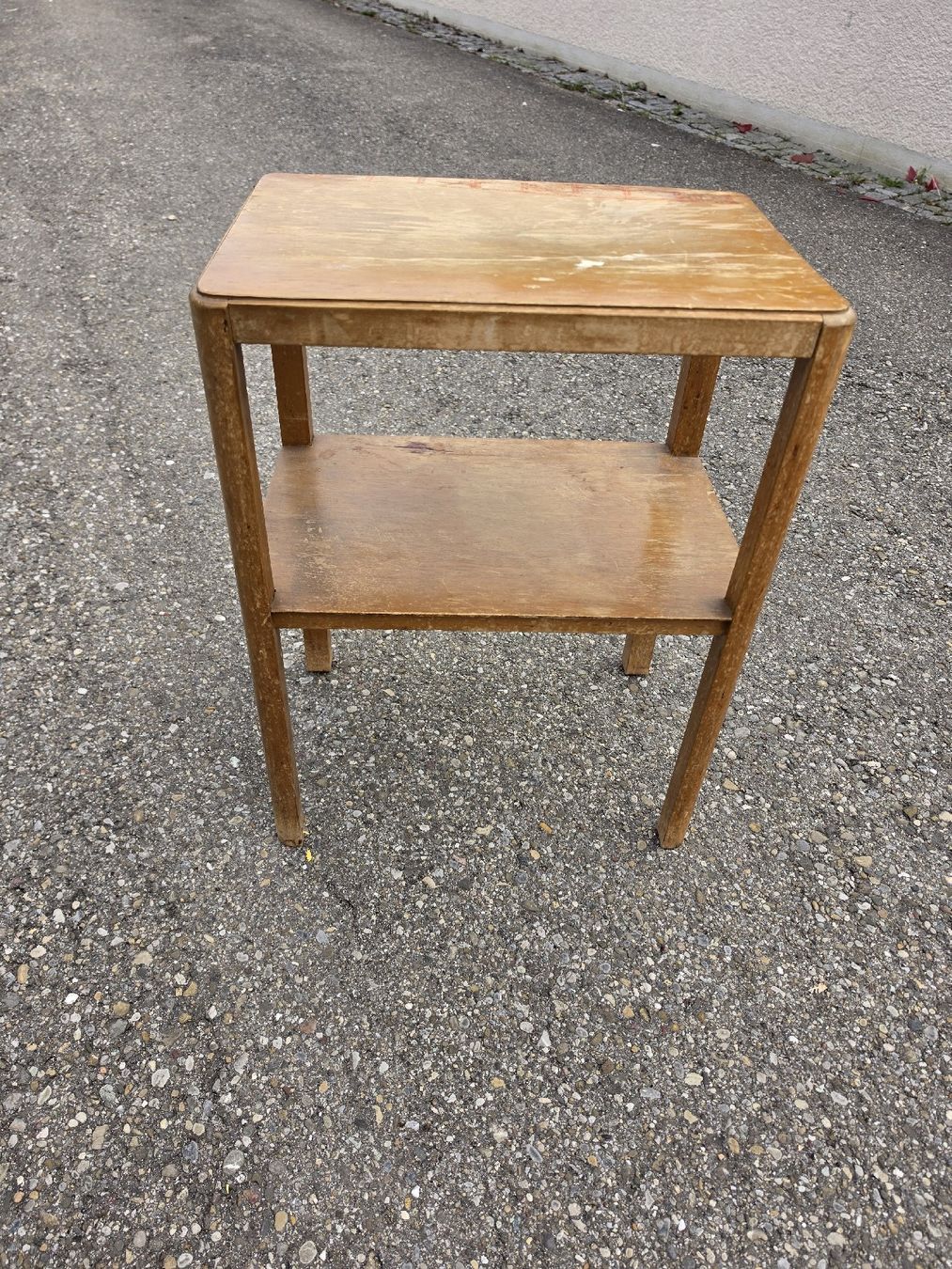 Tavoli: Holz Taburett / Tischchen mit Ablage, Vintage Look – Usato da Mettlen venduto da elios0888 7