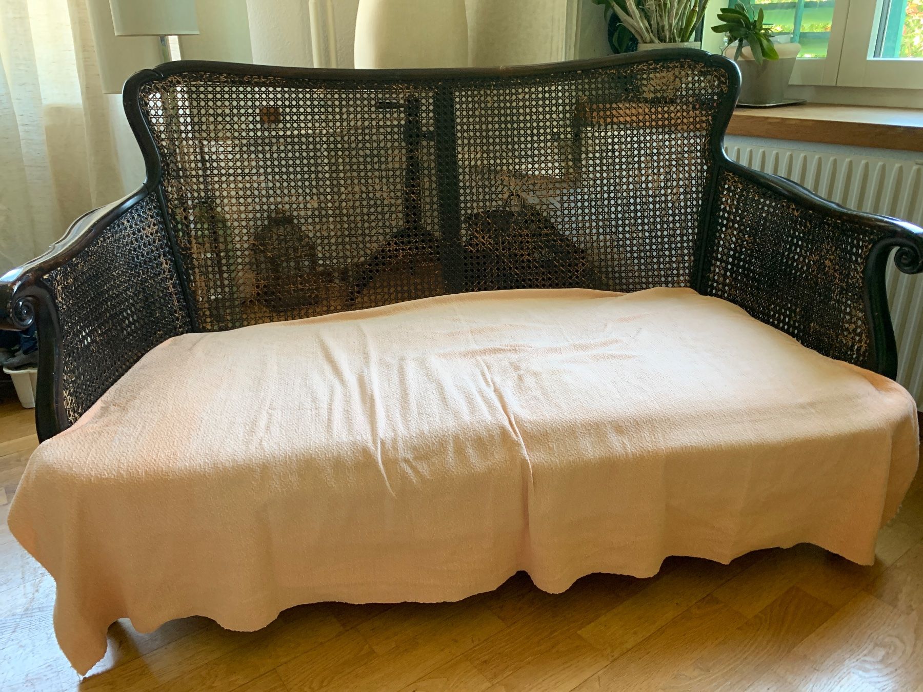 Divani: Antikes Wiener Geflecht Sofa schwarz – Usato da Richterswil venduto da Moii89