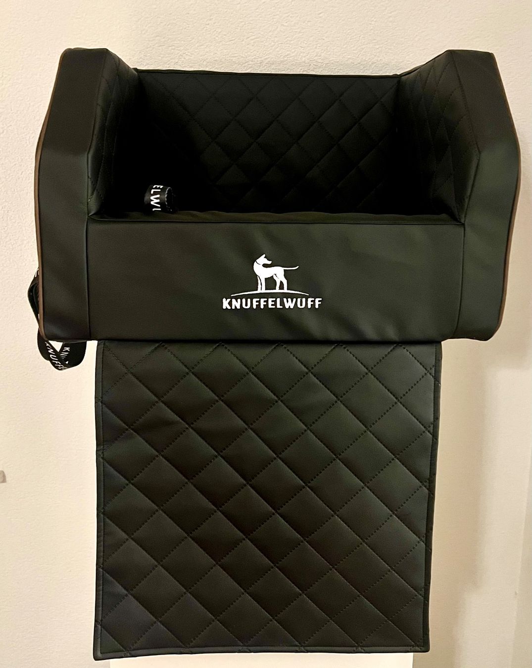 Cucce & Letti: Knuffelwuff Cargo Vordersitz, 55 x 45 x 35 cm – Nuovo (secondo la descrizione) da Wilen b. Wollerau venduto da mittens78