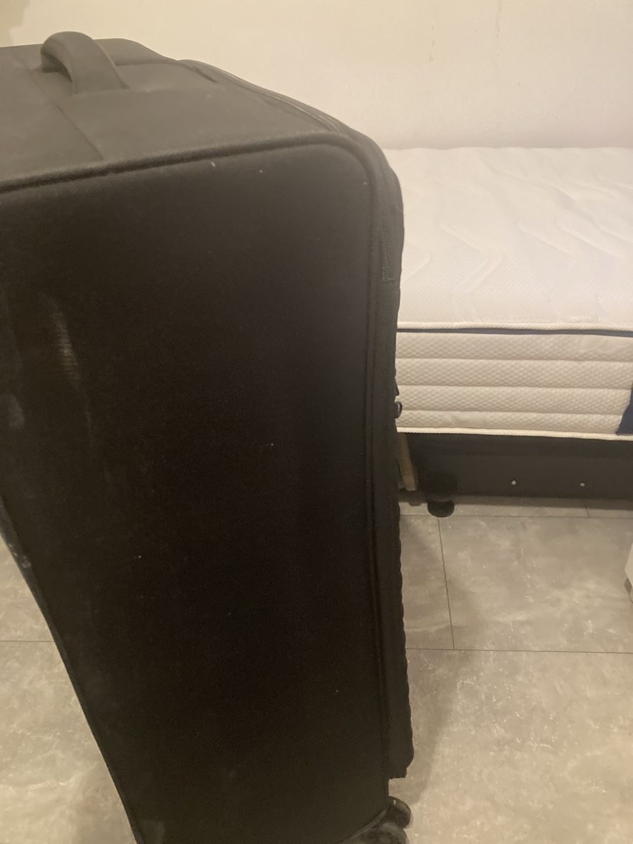 Reisekoffer: IT Luggage Suitcase Black Large Rolling Case – Gebraucht aus Zürich von sele_x 1