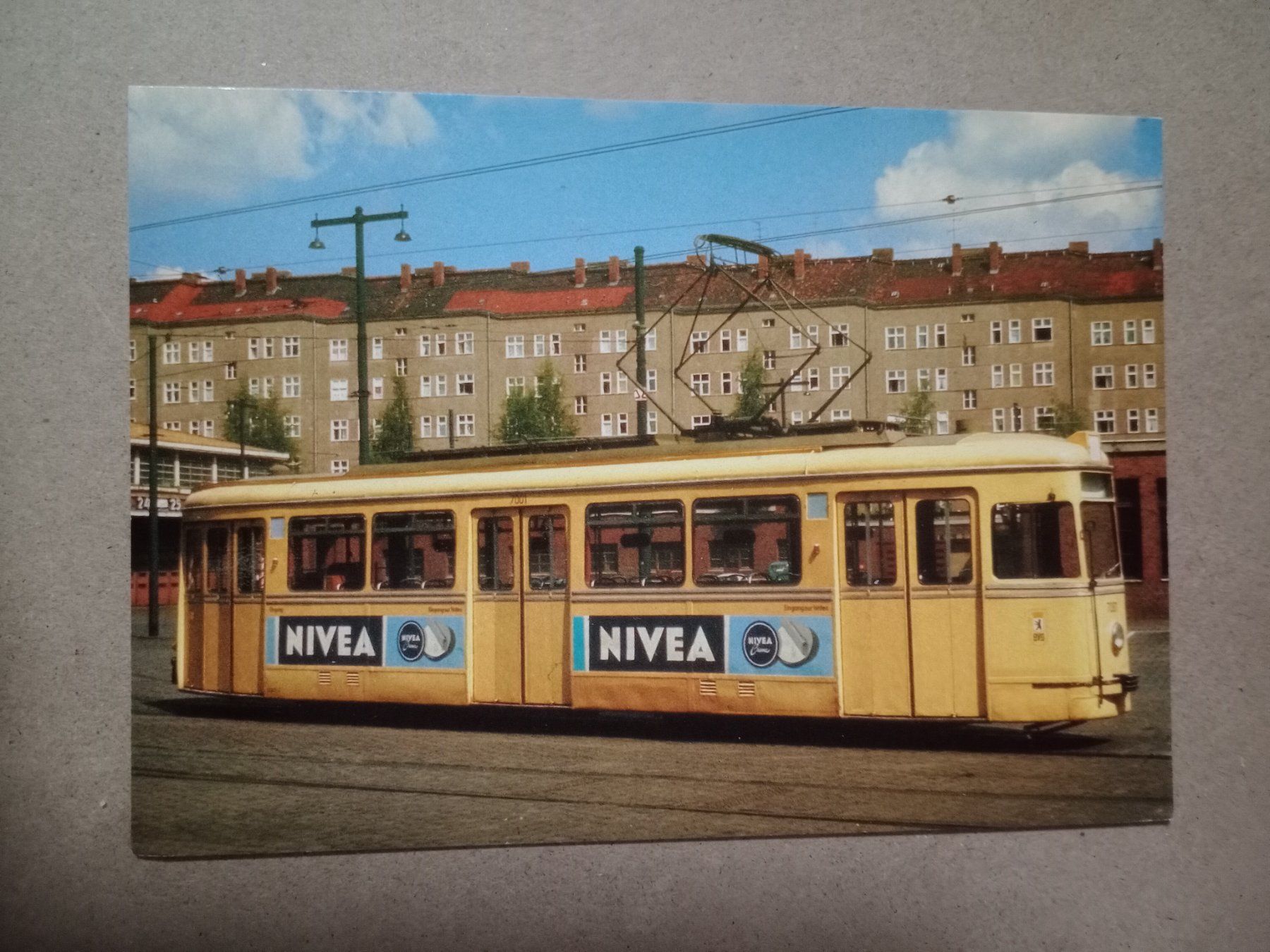 Ansichtskarten: Ak Strassenbahn Berlin mit Nivea Werbung – Gebraucht aus Küttigen von Melisch1000