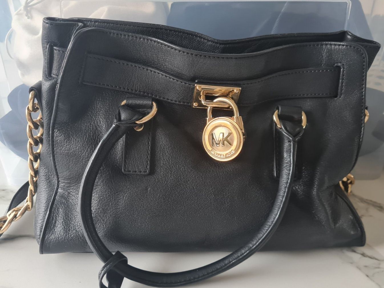 Michael Kors Borse da donna: Michael Kors Tasche schwarz/gold – Nuovo (secondo la descrizione) da Lohn-Ammannsegg venduto da GuessT