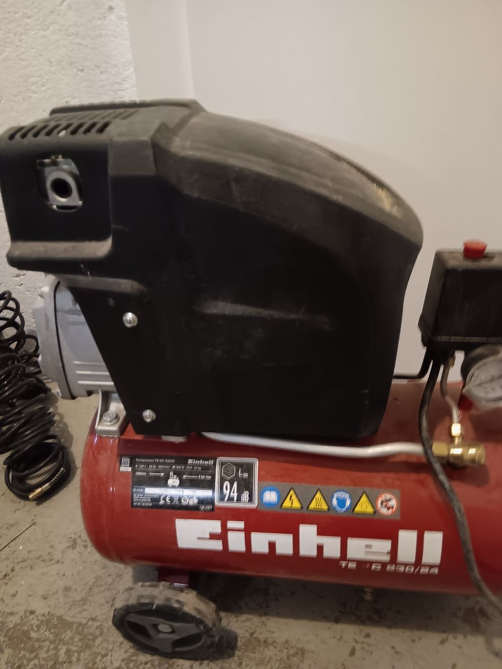 Compressori: Einhell Kompressor TE-AC 230/24 gut erhalten, mit Schlauch. – Usato da Unterkulm venduto da chr_298s