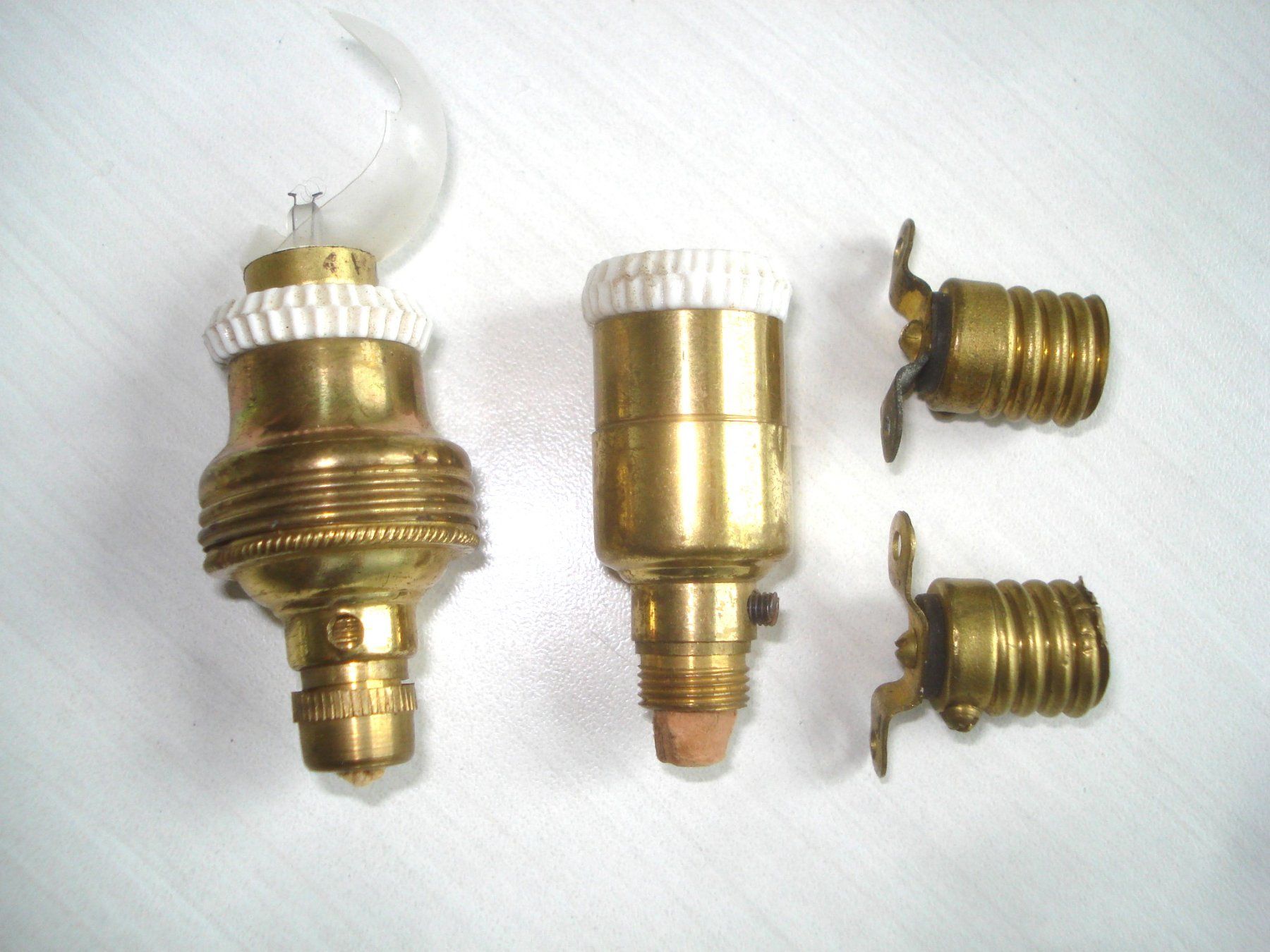 Lampen: Antike Lampenfassungen Messing um 1920 – Gebraucht aus Urdorf von Tinplate01
