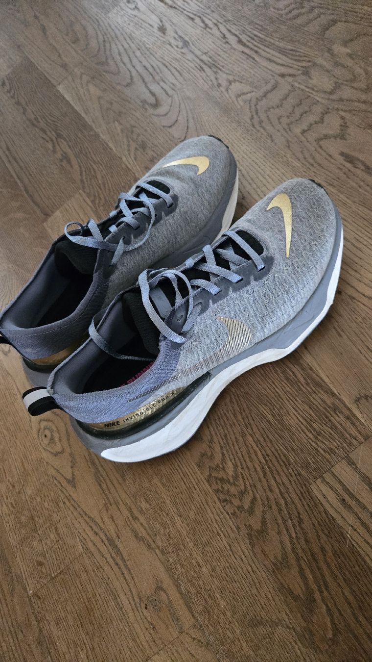 Nike Scarpe da uomo: Nike Invincible Run 3 Grösse 43 – Usato da Mönchaltorf venduto da mic_m72h 2