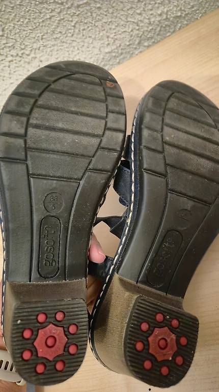 Damenschuhe: Chaussuree à talon à fleurs – Gebraucht aus Muraz (Collombey) von Kiriwi 2