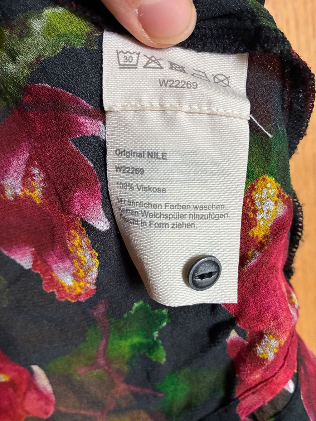Nile Camicette: Bluse Nile Blumenmuster,  Grösse S – Usato da Bättwil venduto da tre_tj9g 2