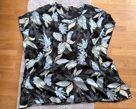 Damen Badi Bluse Bonprix floral Grösse 52/54 NEU