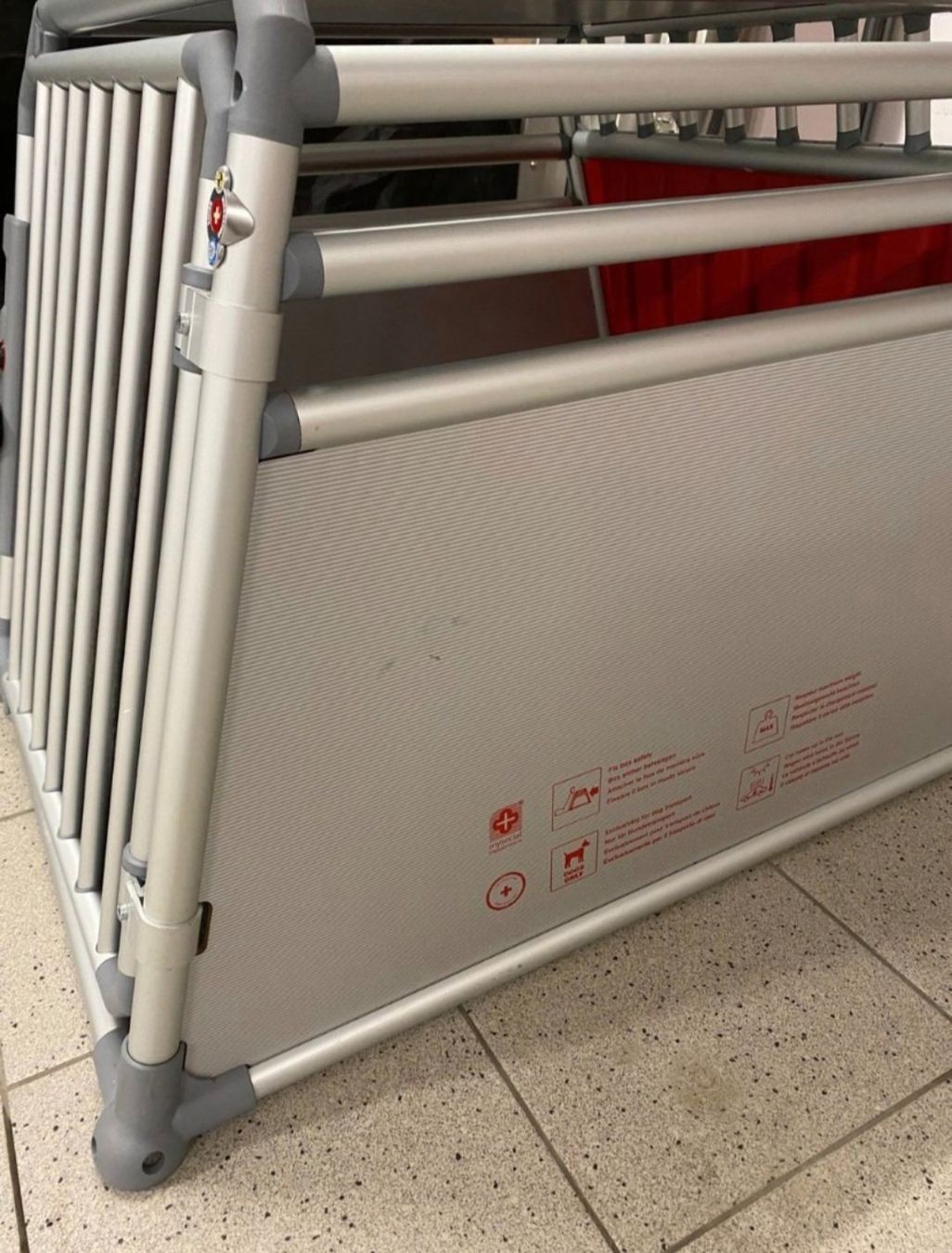 4pets Gabbie, trasporto & Sicurezza: Grosse Hundebox – Usato da Hünibach venduto da Gelegenheitsverkauf 3