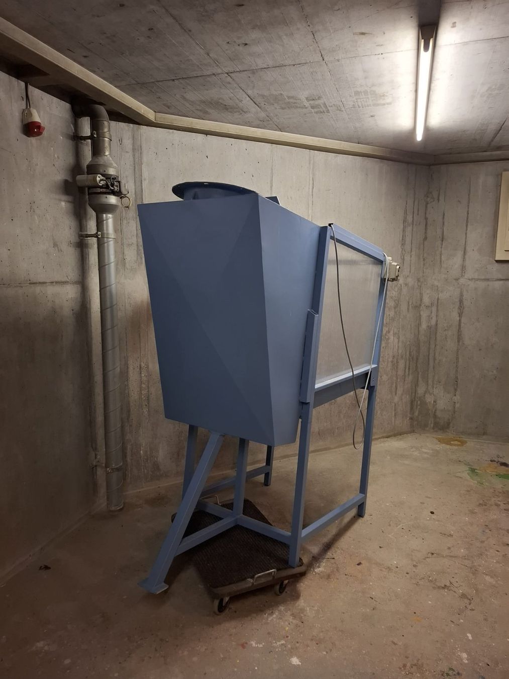 Tutte le macchine: Absaugkabine mit Ventilator, neuwertig – Usato da Mosnang venduto da a-s-m 1