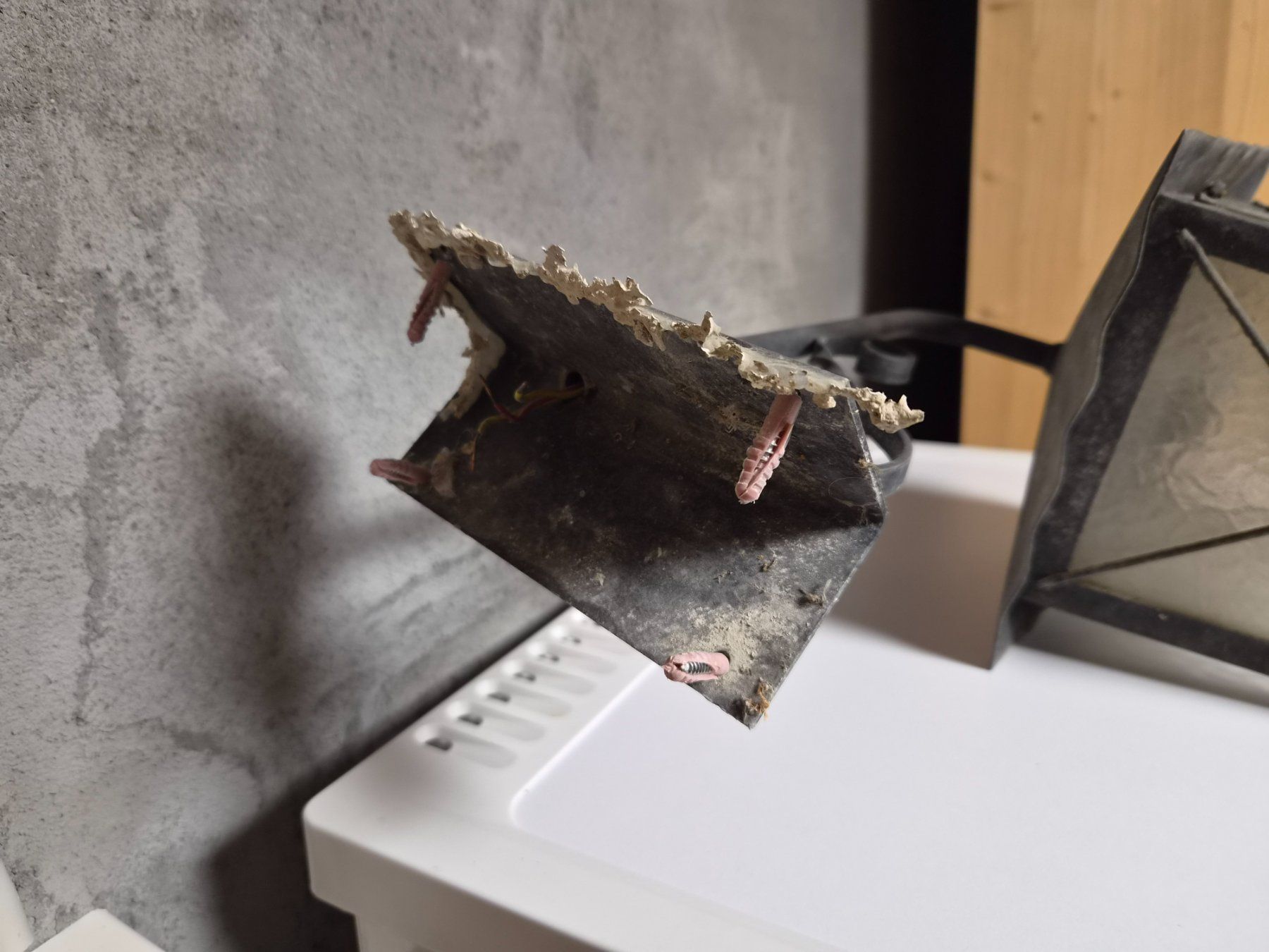 Lampade: Antike Wandlampe / Aussenlampe – Usato da Rhäzüns venduto da LaGreina 2