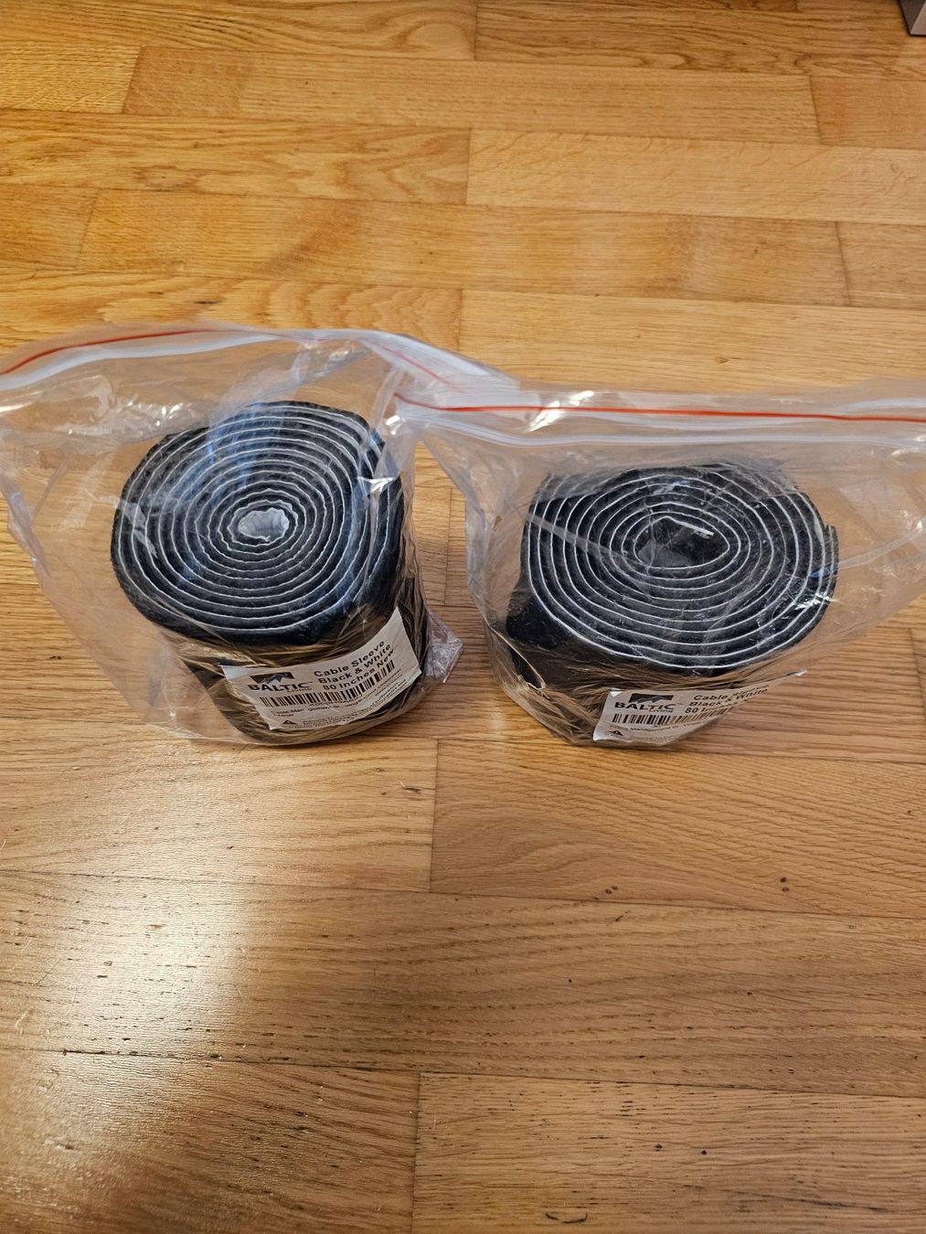 Kabel: NEU: 2x 2m Kabelordner / Kabelschlauch – Neu und originalverpackt aus Zürich von Zurich_M