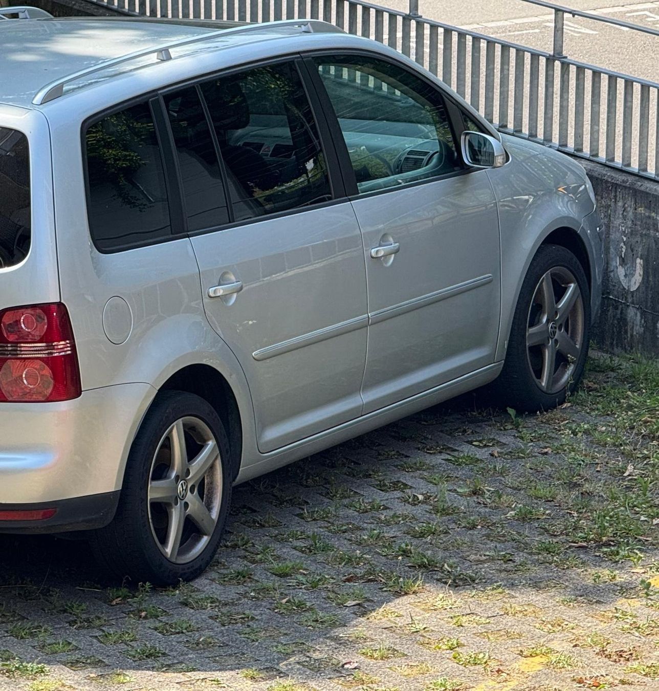 VW Autos: Vw Touran – Gebraucht aus Wettingen von Nyeste 9