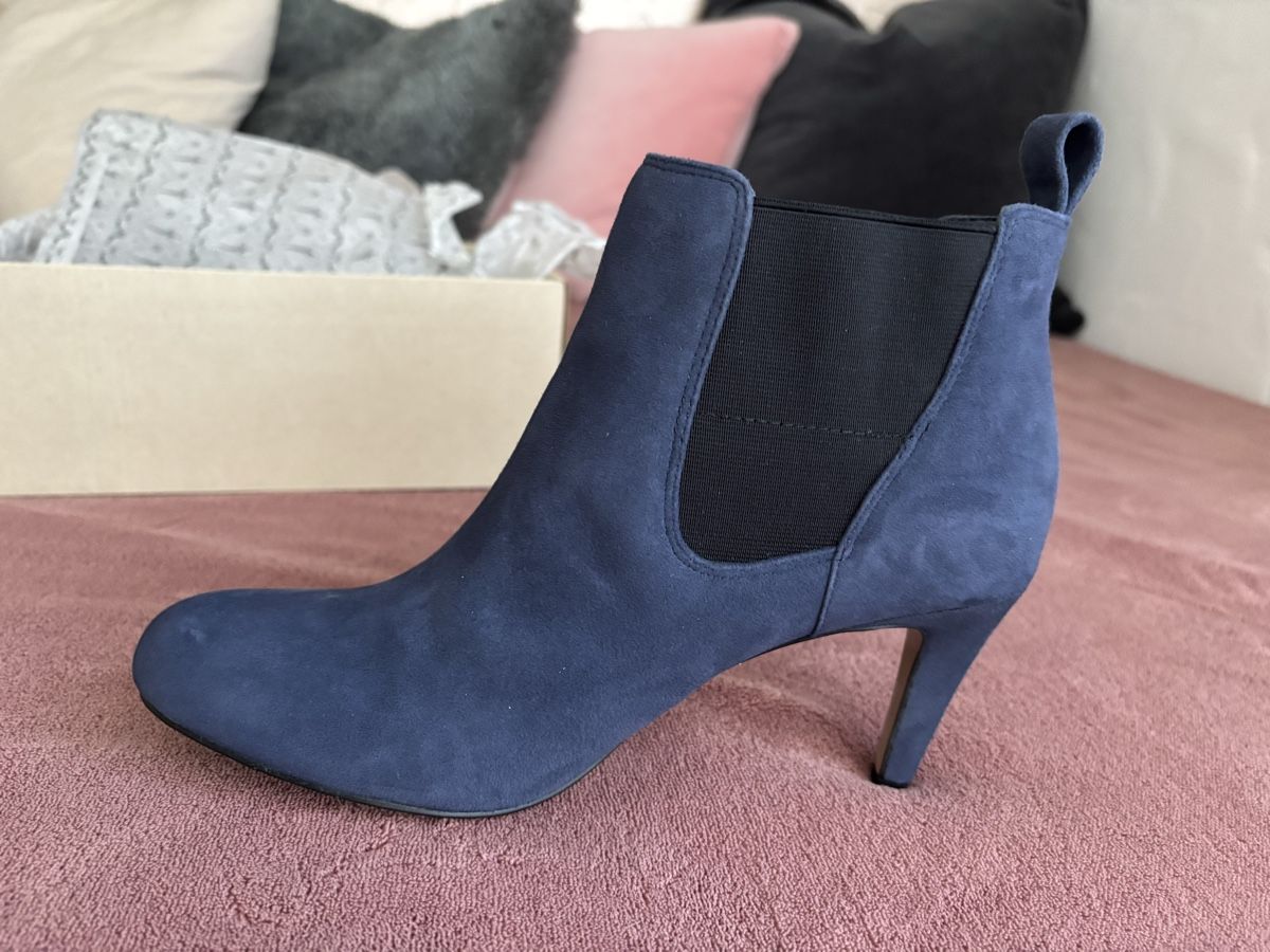 Clarks Scarpe da donna: Clarks ankle spring boot, not insulated, 39 – Nuovo e nell'imballaggio originale da Gersau venduto da Hedgie21 1