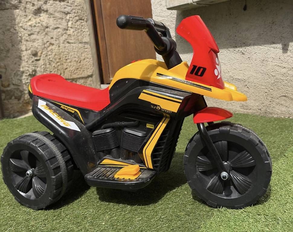 Véhicules pour enfants: Moto électrique enfant – D'occasion à Orbe par tom_q2vy