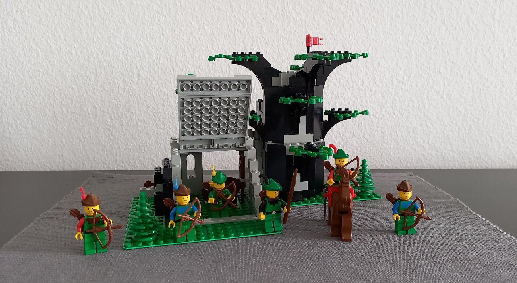 Lego Spielzeuge: Lego Forestmen 6066 – Gebraucht aus Emmenbrücke von poros221 1