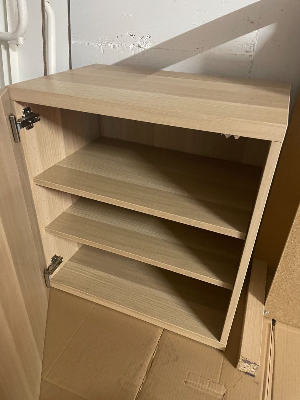 Ikea Cassettiere: Ikea BESTÅ Korpus – Usato da Wabern venduto da carciofo 1
