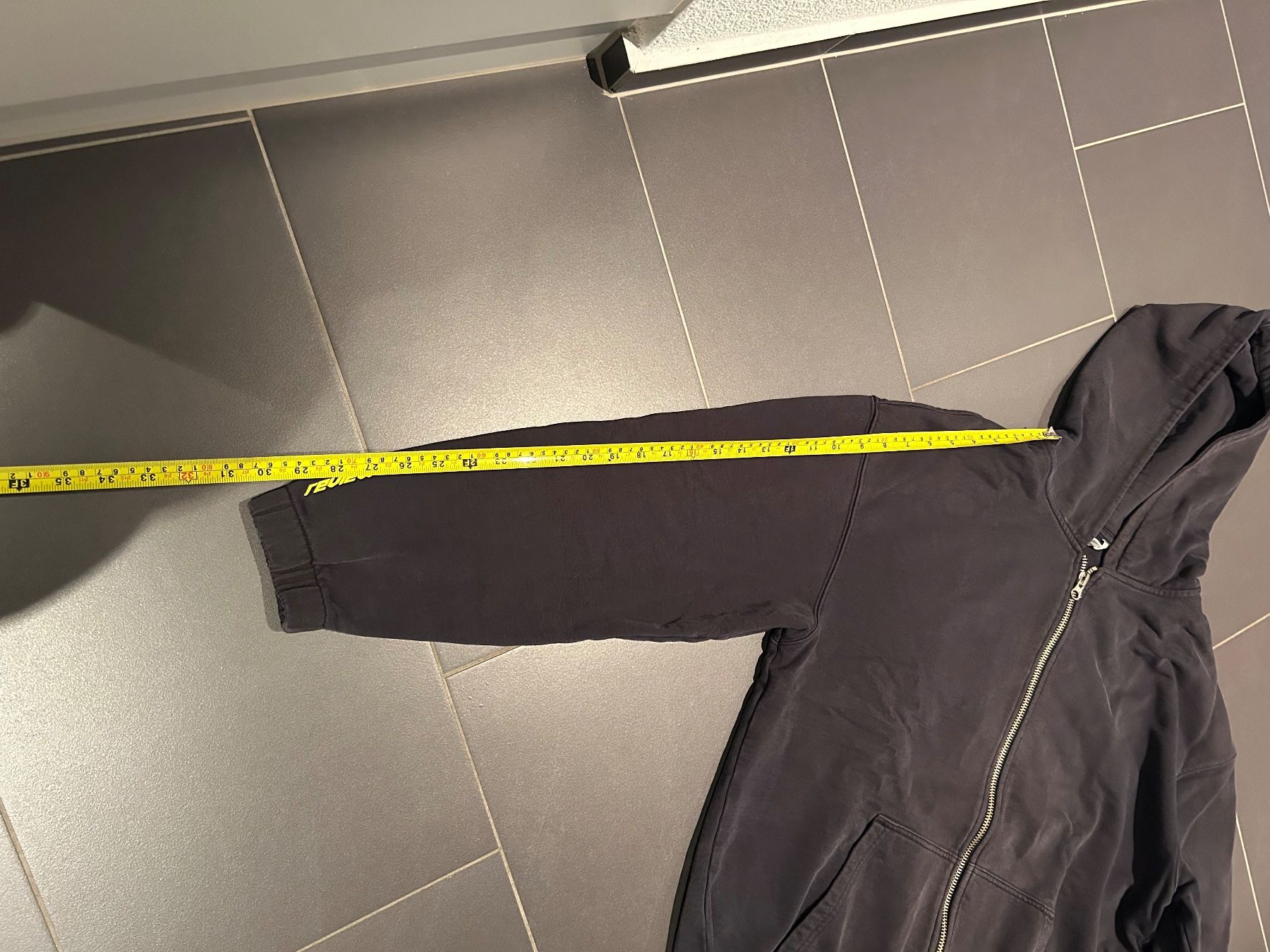 Maglioni & Felpe: Review Hoodie – Nuovo (secondo la descrizione) da Schlieren venduto da Leavio 5
