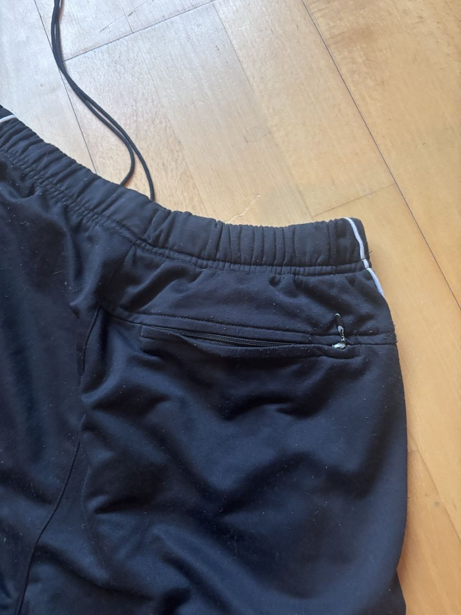 Nike Pantalons: Trainerhose von Nike, schwarz, Grösse S/M – D'occasion à Bern par ser_6vm5 2
