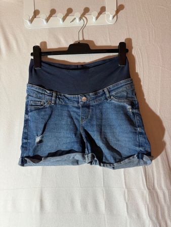 Kurze Umstands-Jeans Gr. S