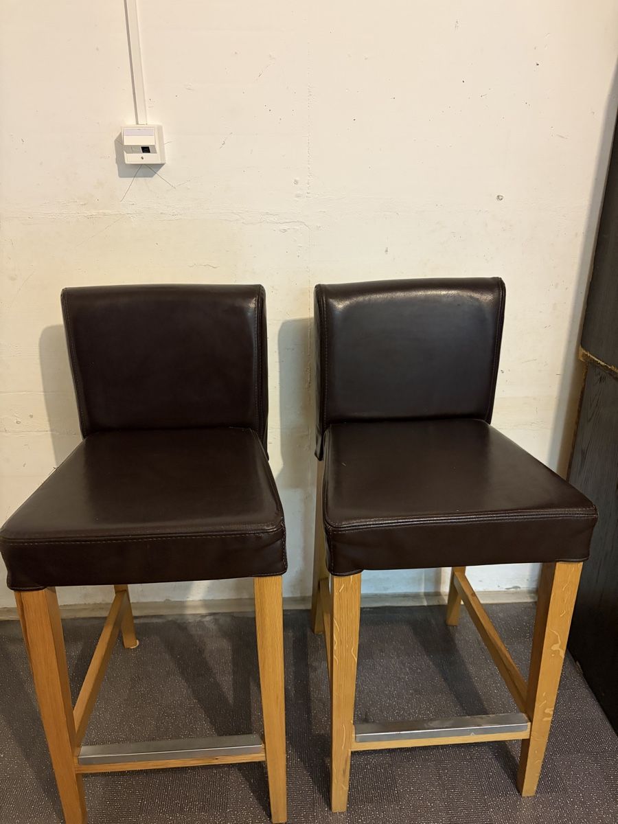 Ikea Hochstühle: 2 Chaises de bar en cuir marron – Gebraucht aus Préverenges von Dino63