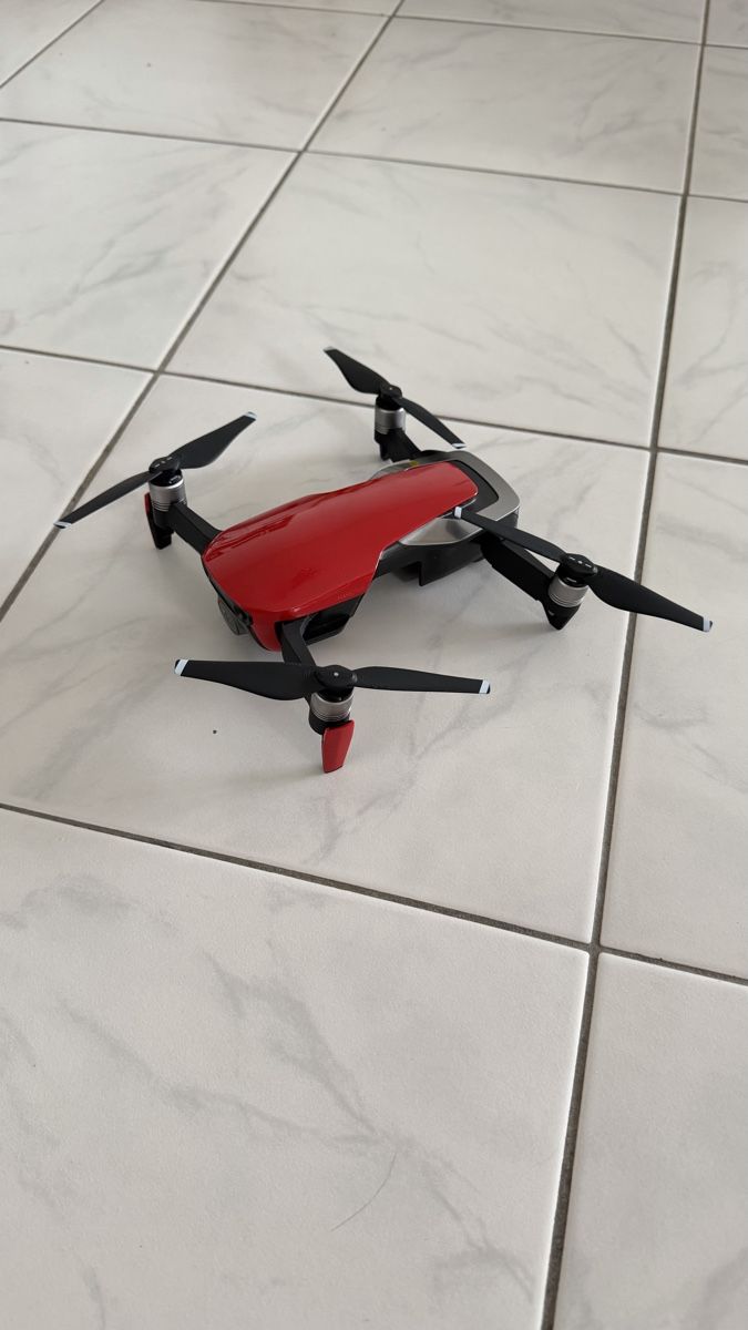 DJI RC Modellbau: DJI Mavic Air Rot inkl. Zubehör, Quittung und OVP – Gebraucht aus Oberrieden von Despi89 4
