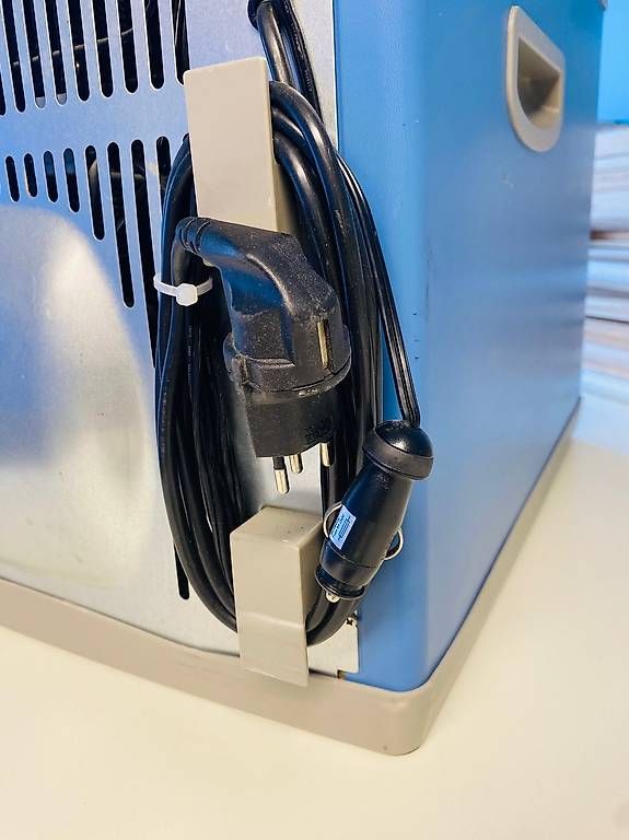 Mobicool Kühlschränke & Kühlen: Mobicool Kühlbox 12v und 230v – Gebraucht aus Bottighofen von Prisersi 1