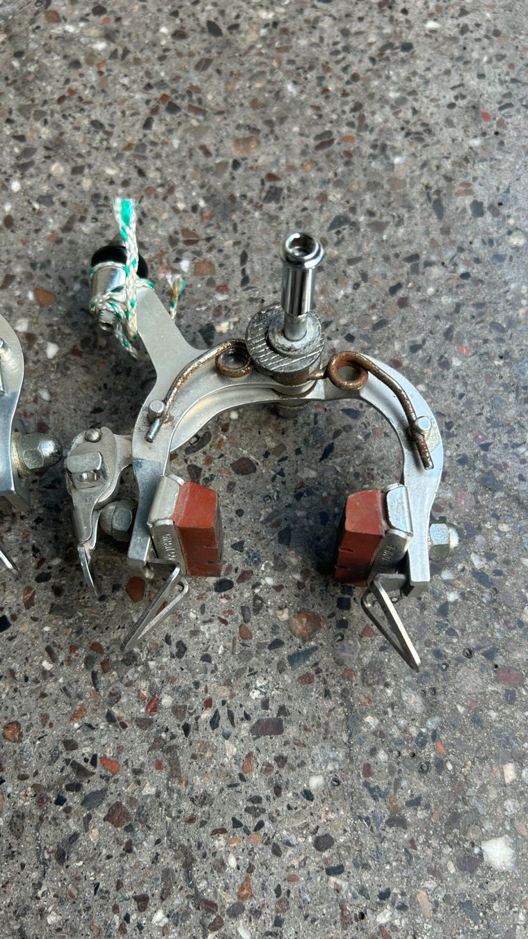Pezzi di ricambio: Dia-Compe Gran-Compe Rennrad Bremsen Set gebraucht – Usato da ADLISWIL venduto da she_jnx9 2
